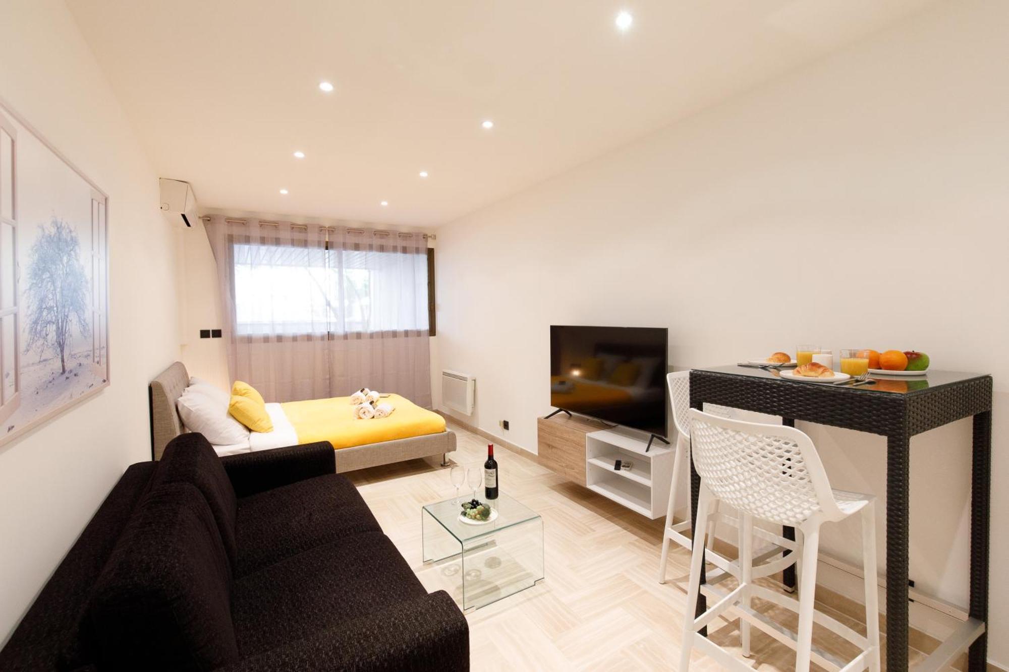 Gray D'Albion 2C4 Yourhosthelper Cannes Exterior foto